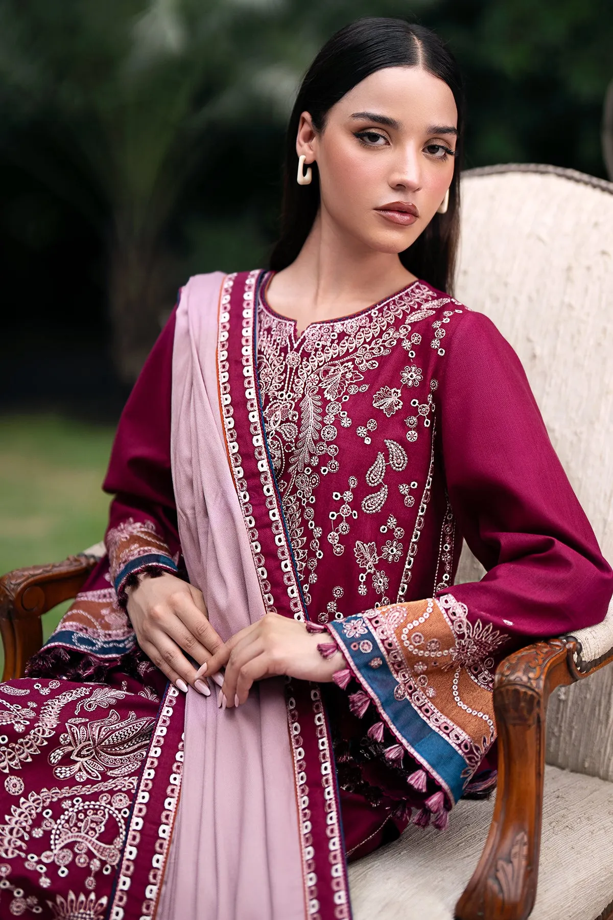 EMBROIDERED KHADDAR RTW-1140