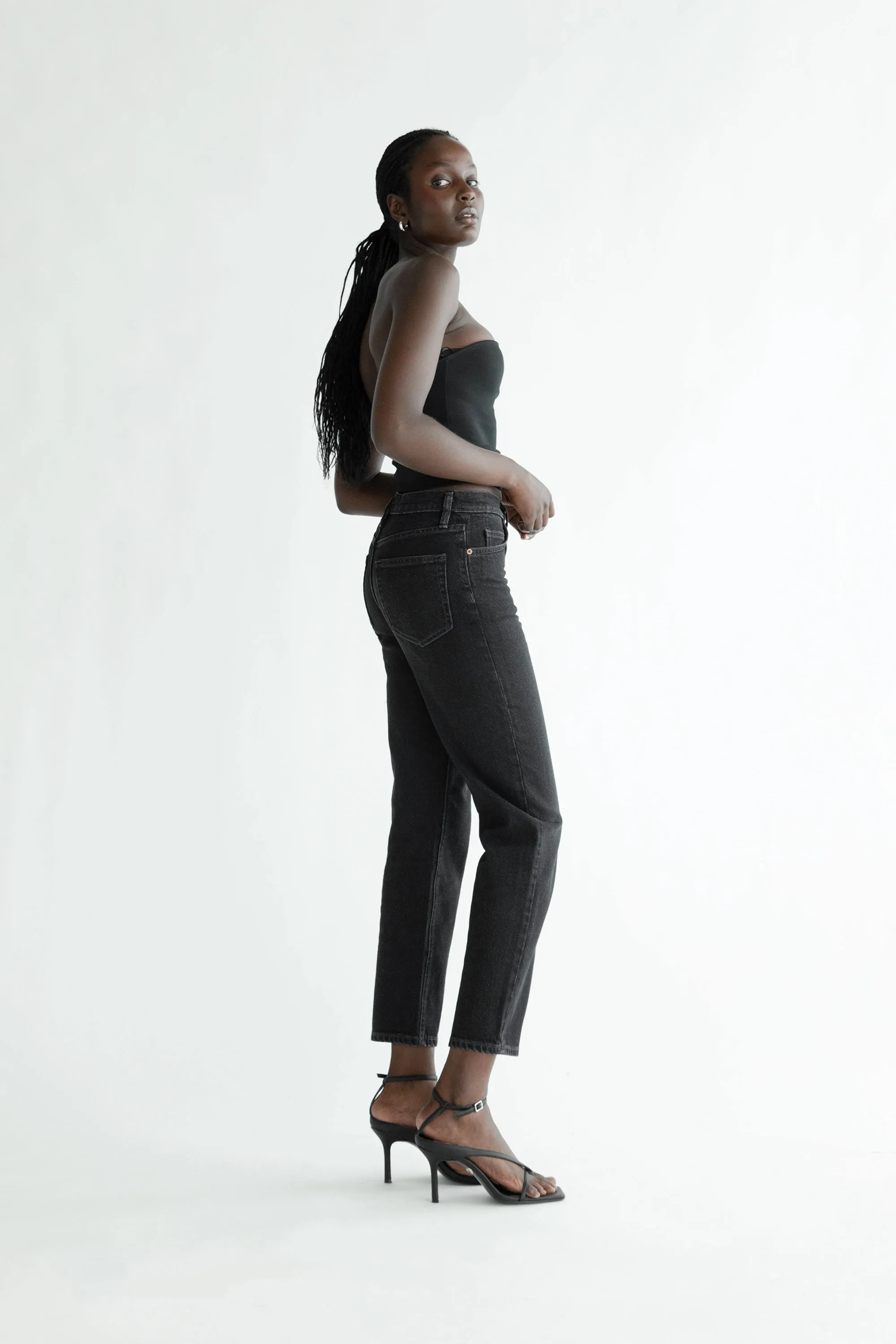 OAK ESSENTIAL STRAIGHT LEG HIGH-RISE JEAN